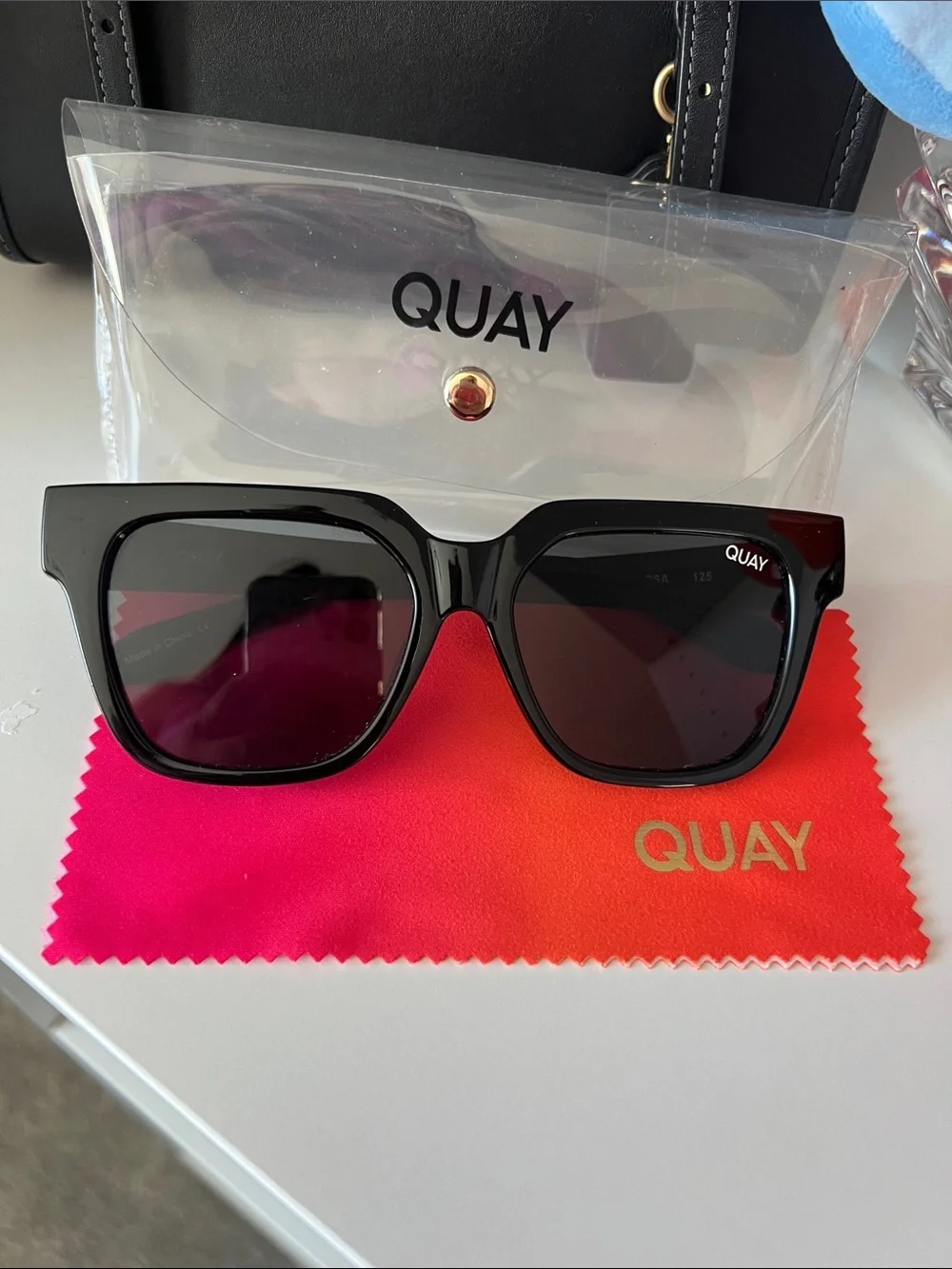 Quay Australia Black Square Sunglasses with Gradient Cleaning Cloth